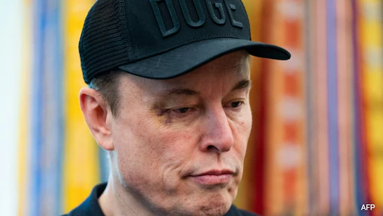 Mata Bengkak Elon Musk di Akhir Masa Jabatannya Tuai Spekulasi