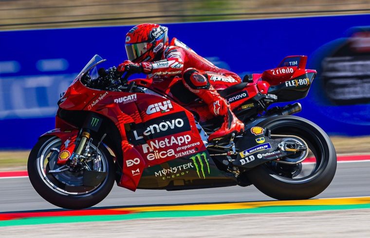 marc-marquez-kuasai-motogp-aragon-2025-dan-samai-rekor-emas-valentino-rossi
